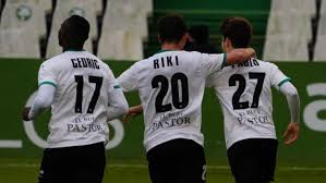 Hoy, cuando cumple 31 años, la etiqueta que tiene es ser el jugador que iba a ser y no fue. El Racing De Santander Dice Adios Al Ascenso