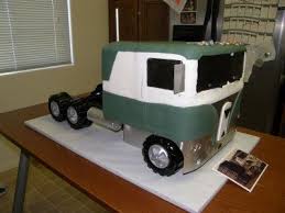 For The Funeral Of A Lifelong Truck Driver There S A Picture On The Table In Front Of The Cake It S Of The Actual Truck That He Welcome Home Parties Trucks Peterbilt