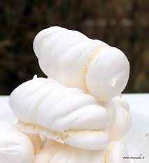 Meringues Suisses Comme Chez Le Boulanger Meringue Meringue Suisse La Cuisine De Mercotte