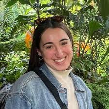 Eloise Hooper's Instagram, Twitter & Facebook