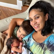 Hena Naghmi (@hensnags) • Threads, Say more