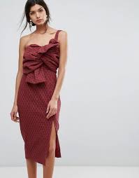 ¡elige el vestido perfecto para ir de boda y elige entre nuestra selección de accesorios y zapatos para completar el look! 10 Vestidos Cortos Para Invitadas A Todo Confetti Blog De Bodas Para Novias E Invitadas
