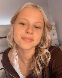 Wendy Dougherty's Instagram, Twitter & Facebook