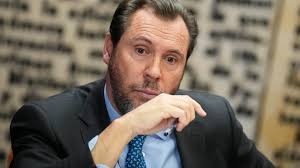 Puente cuestiona el "mal estilo" del PP al mostrarle una foto de Jesica en  la comisión Koldo