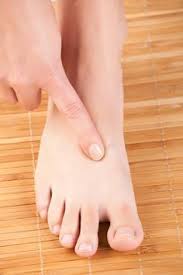 Tryck Pa Denna Punkt I 2 Minuter Du Kommer Bli Forvanad Over Vad Som Hander I Kroppen Med Billeder Punk Zoneterapi Sovnproblemer