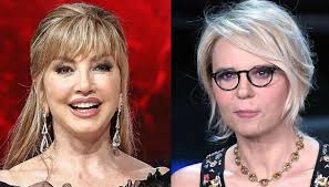 E' avvenuto ad unomattina, dove la carlucci, così come ha iniziato a fare in altri programmi di raiuno, ha annunciato due nomi del cast della prossima edizione della trasmissione. Ballando Maria De Filippi Risponde All Invito Di Milly Carlucci Dilei