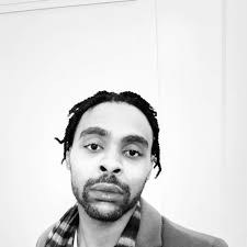 What is the difference between a grade 9 and 10 sports card?