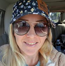 What are some pet-friendly rentals available in Monticello, Indiana?