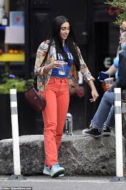 Rocco, 19, david, 14, mercy. Lourdes Leon Opts Not To Wear A Face Mask During Outing With Friends In 2021 Fashion Lourdes Leon How To Wear