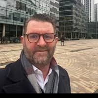 300+ perfiles de «Deeth»