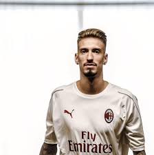 Developments are expected in the next week on the signings front for ac milan, according to journalist carlo pellegatti. Samu Castillejo Ac Milan Spot