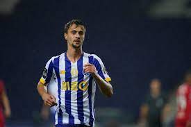 Latest fabio vieira transfer gossip. Proxima Jornada On Twitter Fc Porto Take The Lead 20 Year Old Fabio Vieira Keeps A Cool Head To Rifle Home After A Lapse In Olympiacos Defence What A Moment For Vieira Https T Co B4eppqjtiw