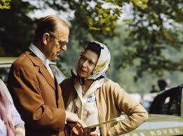 Coming from a difficult financial situation, philip accepted his mother's help, who donated her tiara diamonds to create elizabeth's engagement ring band. Queen Elizabeth And Prince Philip Body Language Expert Reveals Why Queen Elizabeth Never Smiles At Prince Philip