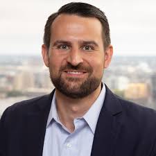 Thomas Emery's Instagram, Twitter & Facebook