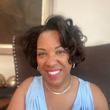 EDUCATION: A dedicated high school principal is guiding her scholars toward  brighter futures. Check out why Dea Tramble is considered one of the best  principals in the nation 📚✏️🏫