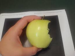 In Memory Of Steve Jobs I Carved This Here S To Apple Apple Carving Fruit