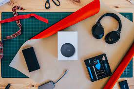 An optional bluetooth tracker for the wallet is also available — this ultra thin gadget has a maximum range of 200 feet, and it is powered by light, so it never needs a battery. 7 Tech Gadgets Fur Die Weihnachtswunschliste Fink Hamburg
