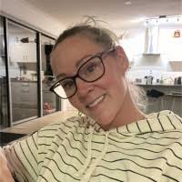 90+ perfiles de «Eustace»