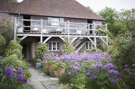Garden Visit Sarah Raven S Perch Hill Gardenista Garden Visits Garden In The Woods Garden On A Hill