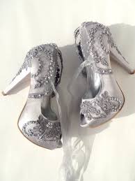 Silver Lace Wedding Shoes Gray Bridal Shoes Etsy In 2020 Silver Bridal Shoes Wedding Shoes Lace Sparkly Wedding Shoes