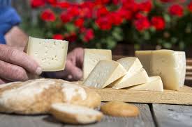 Als wir ankamen, war auf dem tisch ganz liebevoll ein korb mit lecker. Sudtirol Kultur Tradition Kostliches Aus Der Kuche Ferienwohnungen Algund Appartements Gasserhof In Algund Bei Meran Sudtirol