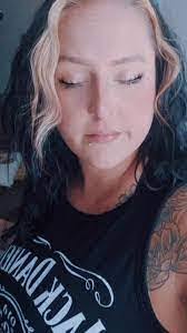 Erin Gulledge's Instagram, Twitter & Facebook