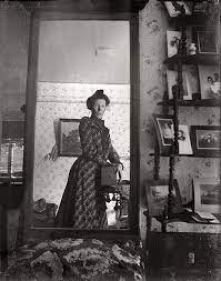 Mirror Self Portraits From The Early Days Of Photography Historical Photos Mirror Portrait Vintage Photos