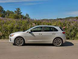 It is available in se, sel, sport, sel plus, value and limited trim levels. 2018 Hyundai Elantra Gt Review Autoguide Com