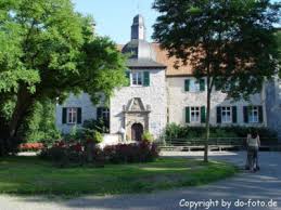 Haus dellwig is an old moated building first mentioned in the city records in the 12th century. Haus Dellwig Medienwerkstatt Wissen C 2006 2021 Medienwerkstatt