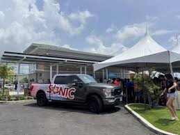 Sonic Kapolei grand opening for first carhop restaurant on Oahu