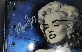 Gedenken. Früher Tod eines legendären und geheimnisumrankten Sexsymbols