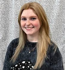 Elsie Dobbins's Instagram, Twitter & Facebook