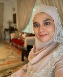 Listen to nurul ain syuhada | soundcloud is an audio platform that lets you listen to what you love and share the sounds you create. Comelnya Beautiful Family Netizen Berita Kopak Cc