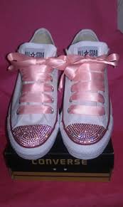 51 Schuhe Mit Glitzer Zum Aktualisieren Ihrer Garderobe Damenschuhe Schuhe Damensneaker Damenflach Sneaker Glitter Shoes Womens Fashion Shoes Bling Shoes