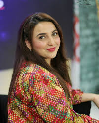 Hareem Shah Dethrones Naseem Shah as Googles Most Searched Person of 2023  - Lens