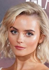 Veronica Oliver's Instagram, Twitter & Facebook