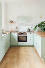 Resultat De Recherche D Images Pour Bauhaus Kuchen Kuchen Inspiration Kuchendesign Kleine Kuche