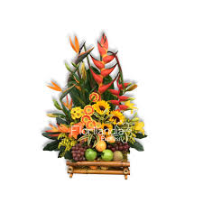 Dolce flowers te ofrece las opciones más deliciosas de arreglos de frutas y chocolates en panamá. Canasta De Frutas Y Flores Gourmet Florilandia Express Floristeria