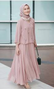 Beli produk fashion wanita muslimah berkualitas dengan harga murah dari berbagai pelapak di indonesia. Pin Oleh Fathmath Saeeda Di Hijab Dresses Model Pakaian Muslim Wanita Gaun Perempuan