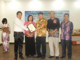Pekan majlis daerah penampang majlis daerah pendang majlis daerah pengkalan hulu majlis daerah perak tengah, seri iskandar majlis daerah pitas daerah lawas pejabat daerah limbang pejabat daerah lubok antu pejabat daerah lundu pejabat daerah marudi pejabat daerah matu. Arkib News Utusan Sarawak Cawangan Sri Aman Rayong Minta Pihak Majlis Daerah Lubok Antu Beri Yang Terbaik Untuk Rakyat