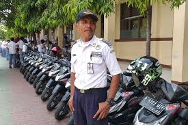 Begini cara cek atau cari nomor kartu keluarga (kk) online terbaru di di situs dukcapil (kependudukan dan pencatatan sipil). Satpam Wajib Miliki Kta Dan Ijazah Berapa Biaya Pembuatannya Halaman All Kompas Com