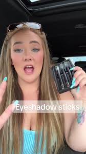 These are so cute!! I love a suttle beige eye. #eyeshadow #makeup #eye...