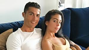 The 2007 premier league season was too special for cristiano ronaldo. Cristiano Ronaldo S Girlfriend Pregnant After Birth Of Twins Via Surrogate Hollywood Life