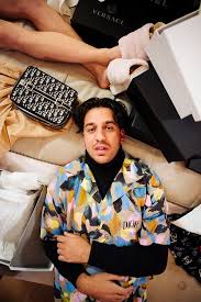 Ufo361 Rich Rich In Paris On Behance In 2020 Paris Bilder Wallpaper Bilder