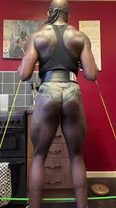 Bbc maturo muscoloso sega e sborra di Black mature kinky muscle: Video Porno  Imbracatura, Pelle, Stallone, Muscolosi, Neri Gay | Faphouse