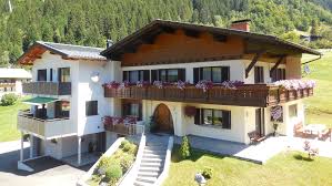 Haus karin biedt uitzicht op de tuin, gratis wifi en gratis privéparkeergelegenheid. St Gallenkirch Archive Montafon Com