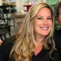 Amanda Calhoun's Instagram, Twitter & Facebook