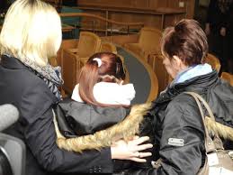 Mit echten blumen im haar. Beste Freundin Erstochen Vier Jahre Haft Fur 16 Jahrige Wien Aktuell Vienna At