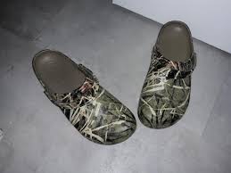 I would like to try crocs' offroad sport model but it is not in my budget. Crocs Crocs Unisex Classic Realtree Clogs Walmart Com Walmart Com
