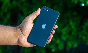 Iphone 11 pro and iphone 11 pro max have a rating of ip68 under iec standard 60529 (maximum depth of 4. Apple Iphone Se 2020 Review Its Second Coming Is Still The Best Of Small Worlds Iphone Se 2